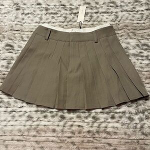 Elegant Beige Pleated Mini Skirt